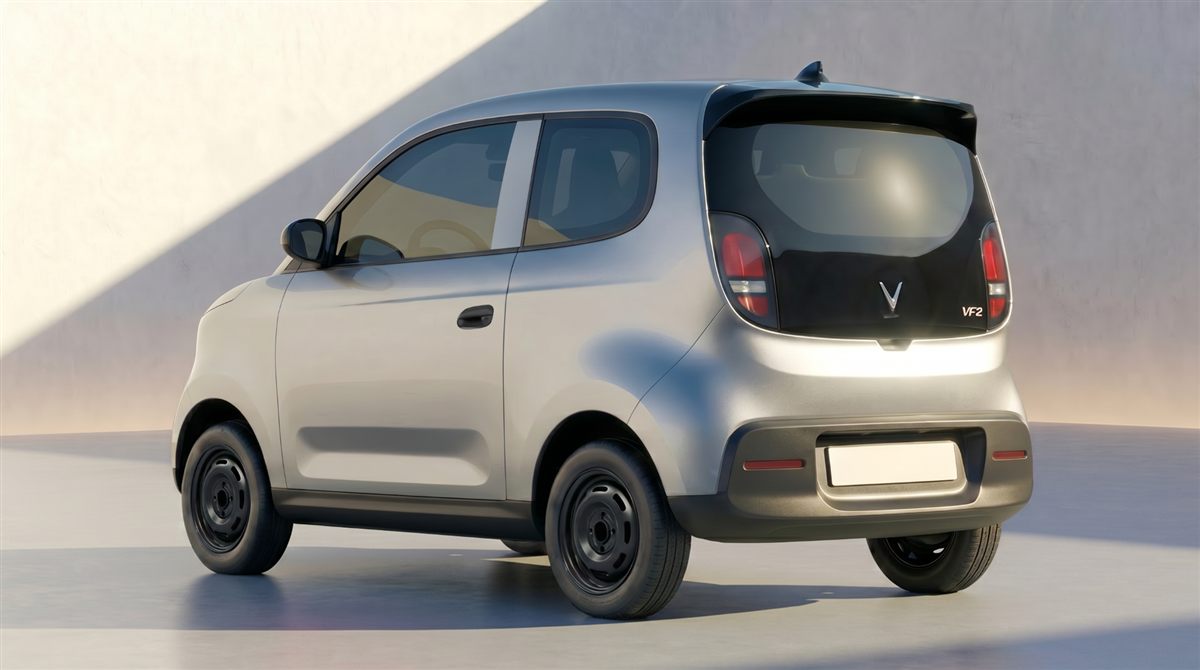 VinFast VF2 màu bạc góc sau